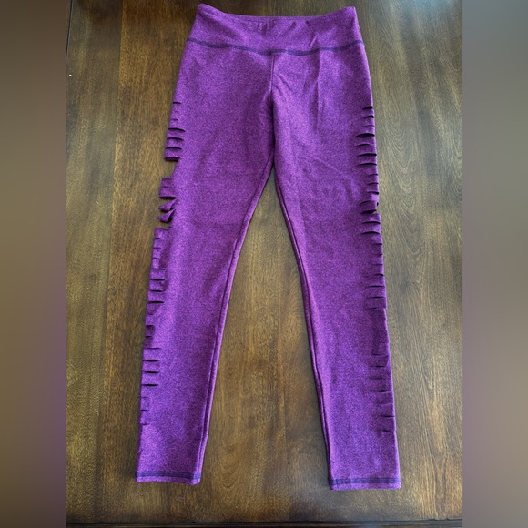 Jala Slit Leggings - Picture 3 of 7